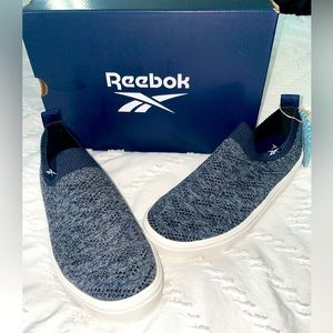 NIB Women’s Reebok OnLux Slip On Sneakers Size 7 Black/Navy/White